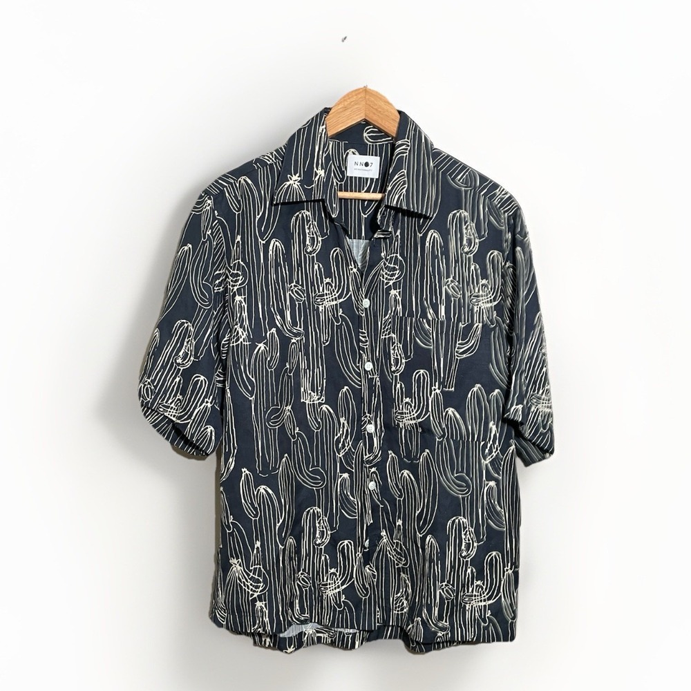 No Nationality NNO7 Hans Navy Cactus Print Button Down Shirt Men's Small